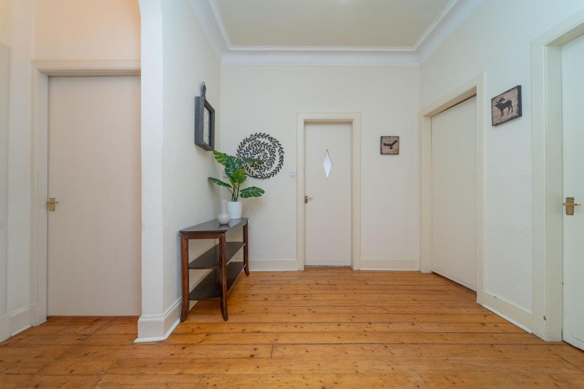 אדינבורו Large City Corner Apartment מראה חיצוני תמונה