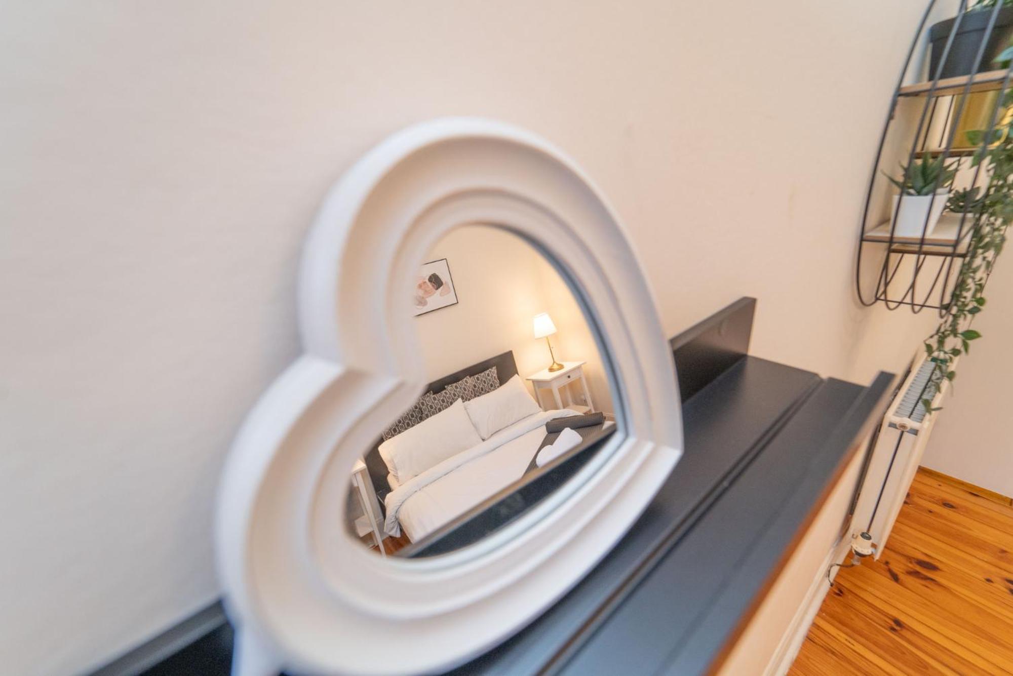 אדינבורו Large City Corner Apartment מראה חיצוני תמונה