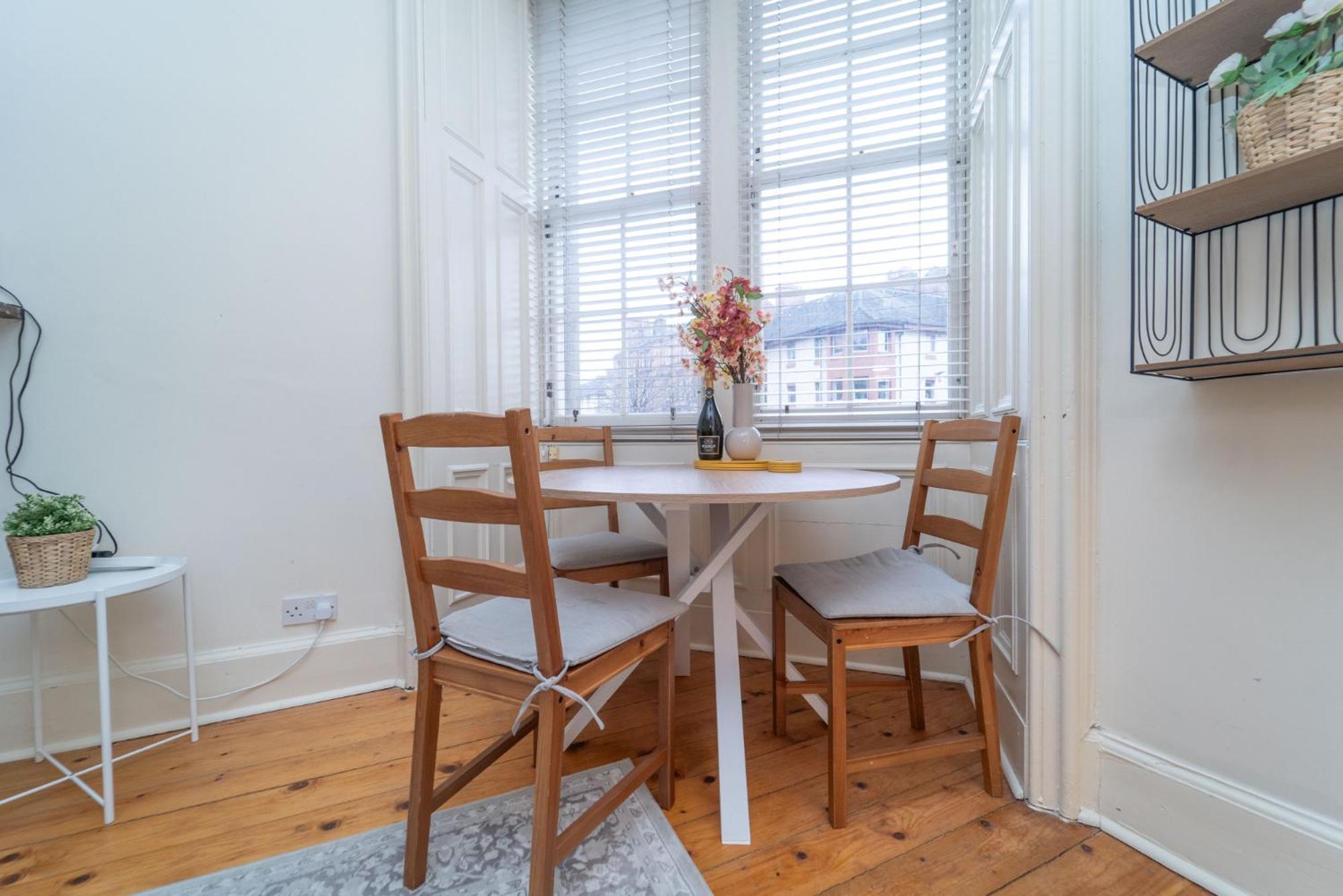 אדינבורו Large City Corner Apartment מראה חיצוני תמונה
