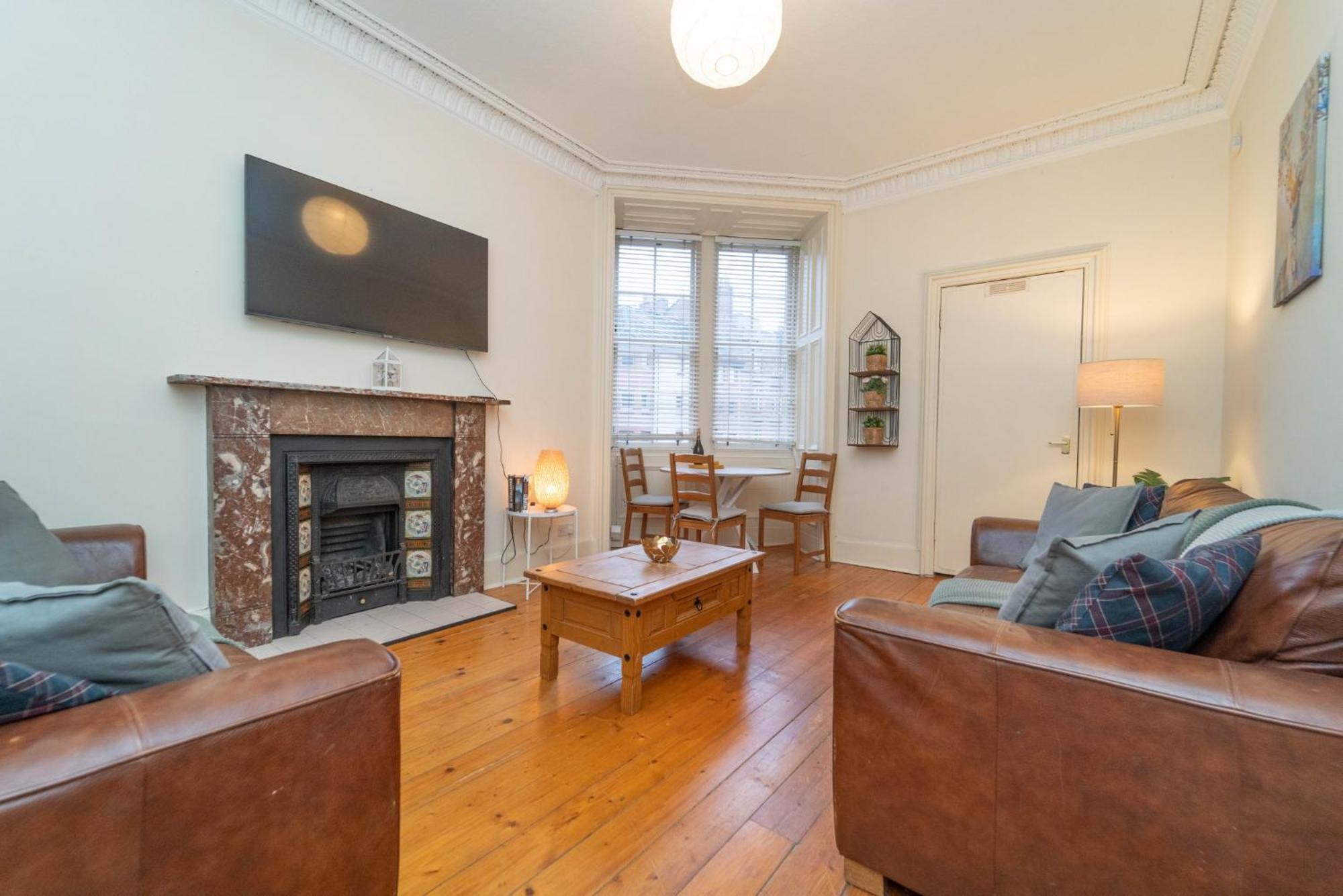 אדינבורו Large City Corner Apartment מראה חיצוני תמונה
